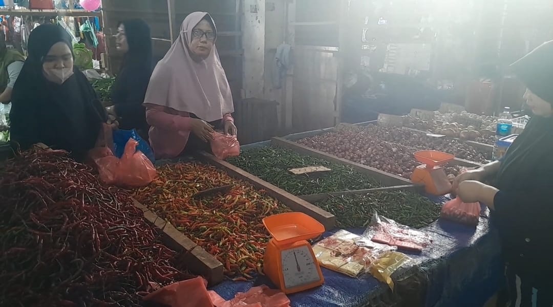 Harga Cabai Melambung, Pedagang di Pasar Mega Asri Banyuasin Dilanda Kerugian Akibat Minimnya Pembeli