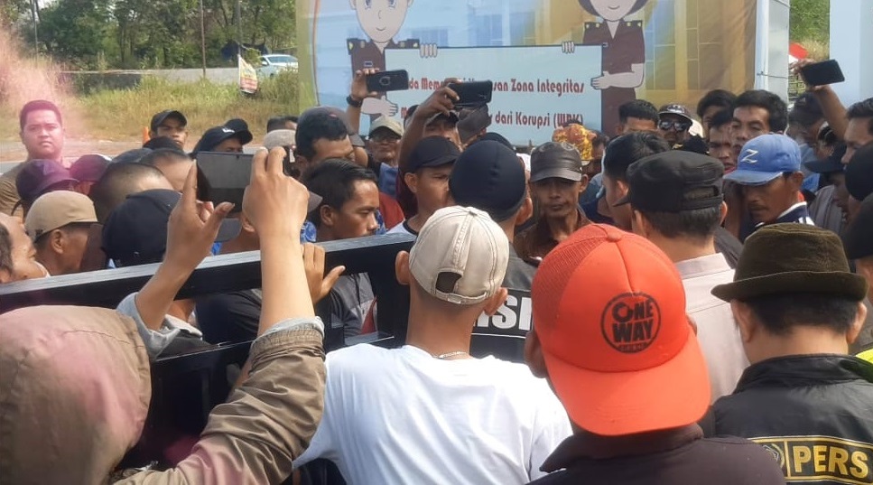 Puluhan Warga Sebut Kasus Mafia Tanah Diduga Mantan Kades yang Kini Jadi Anggota DPRD Ogan Ilir Terpilih