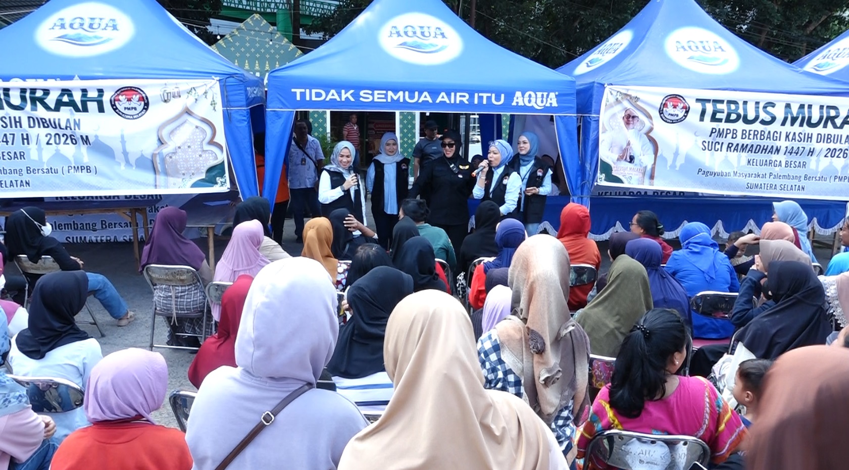 PMPB Sumsel Berbagi Kasih di Bulan Ramadan, Tebus Murah Sembako Disambut Antusias Warga di Asrama Haji 