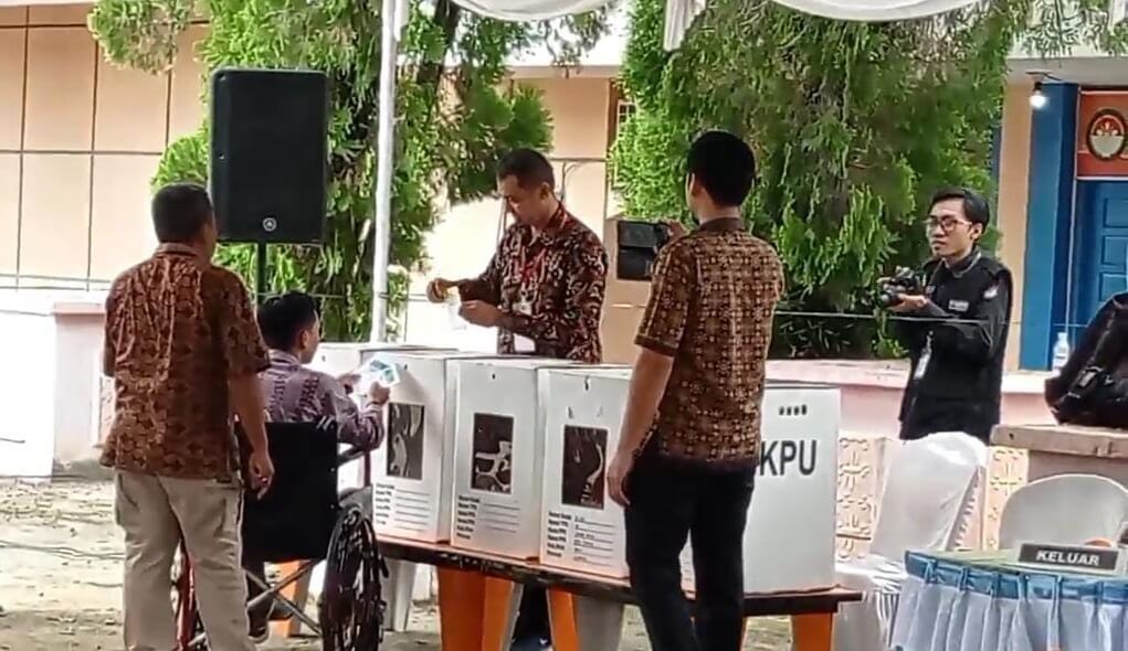 KPU OKU Ingatkan Pemilih Ponsel dan Kamera Dilarang Masuk ke Bilik Suara TPS Saat Hari Pencoblosan