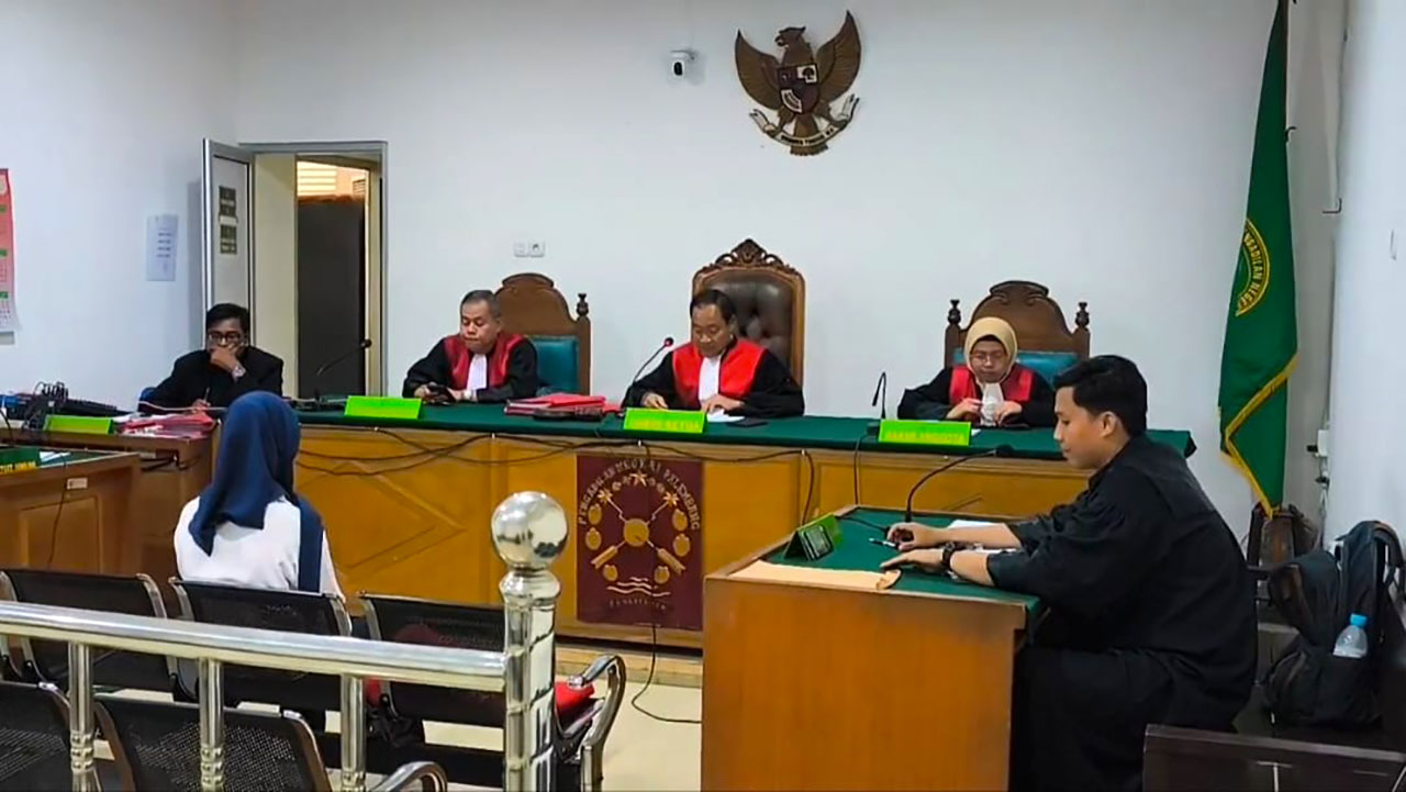 Vonis 2,5 Tahun Penjara bagi 2 Terdakwa Kasus Pencurian dengan Kekerasan Berkedok Aplikasi Hijau