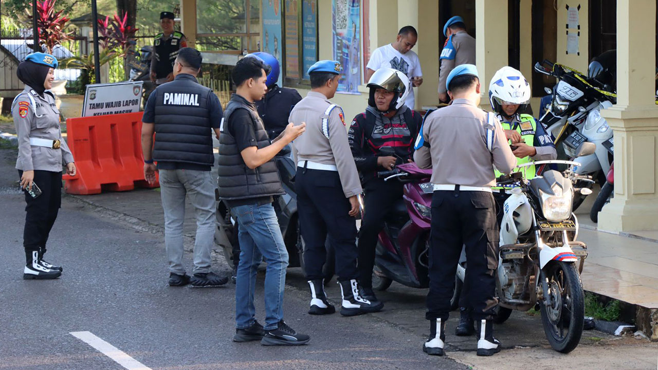 Menjaga Disiplin Polisi, Propam Polres Ogan Ilir Razia Para Personel
