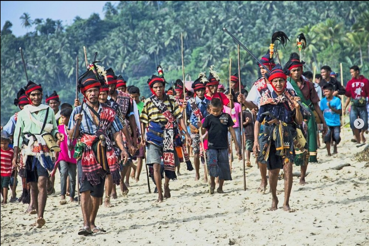Keunikan Upacara Adat di Indonesia, Studi Kasus Ritual Pasola di Sumba