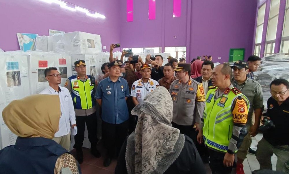 Kapolda Sumsel Cek Posko Kesehatan dan Tempat Penyimpanan Kotak Surat Suara di Kecamatan di Kota Palembang