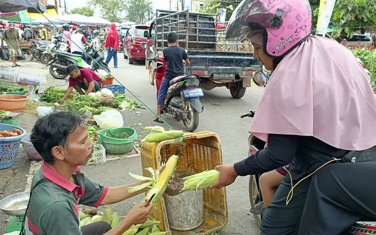 Jelang Malam Pergantian Tahun 2023-2024, Pedagang Jagung di Pasar 26 Ilir Palembang Raih Omzet 2 Kali Lipat