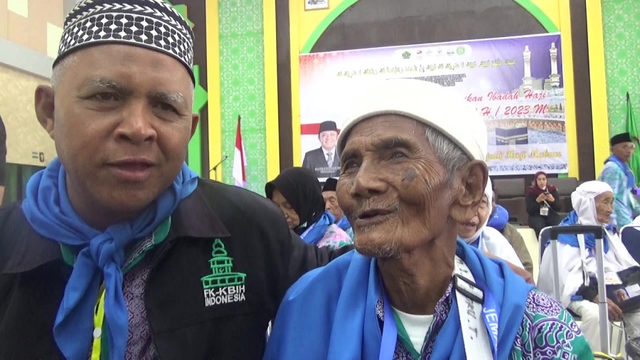 Bahagia Tak Terperi, Kakek Usia 105 Tahun Asal OKU Timur Akhirnya Berangkat Haji