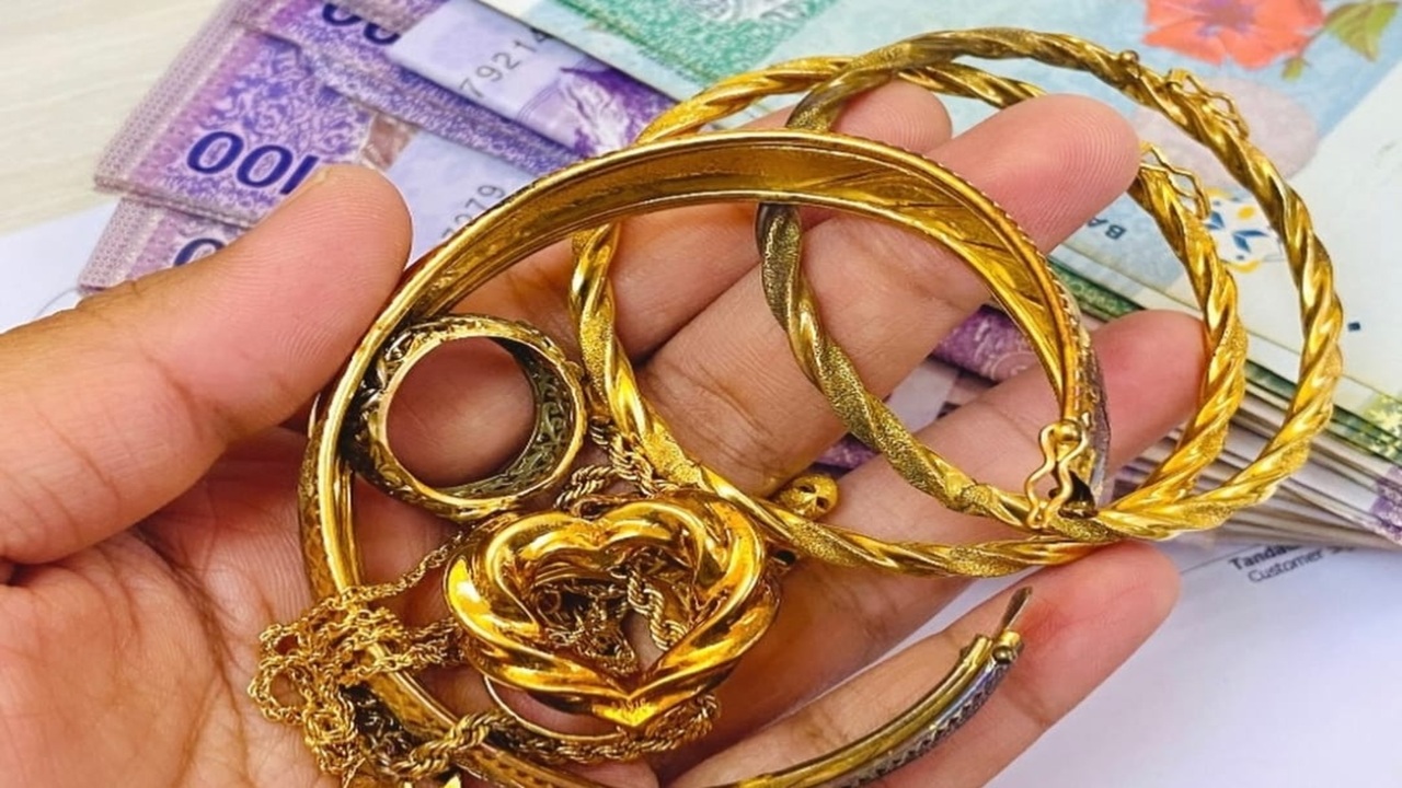 Cara Mudah Membersihkan Emas Agar Kembali Berkilau dan Awet Digunakan 