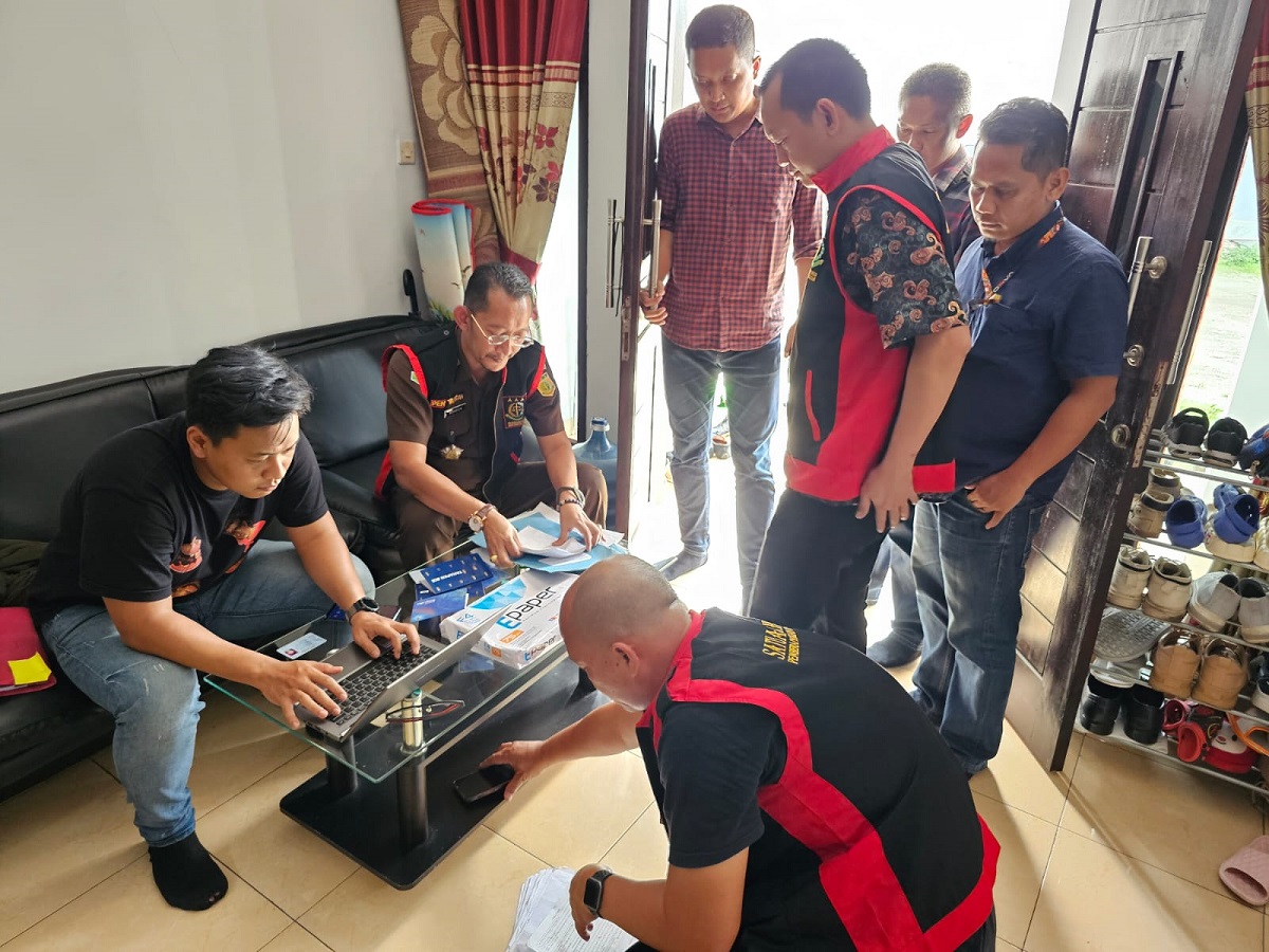 Penyidik Pidsus Kejati Sumsel Geledah Kantor Pelayanan Pajak Madya Bogor dan Rumah Tersangka 