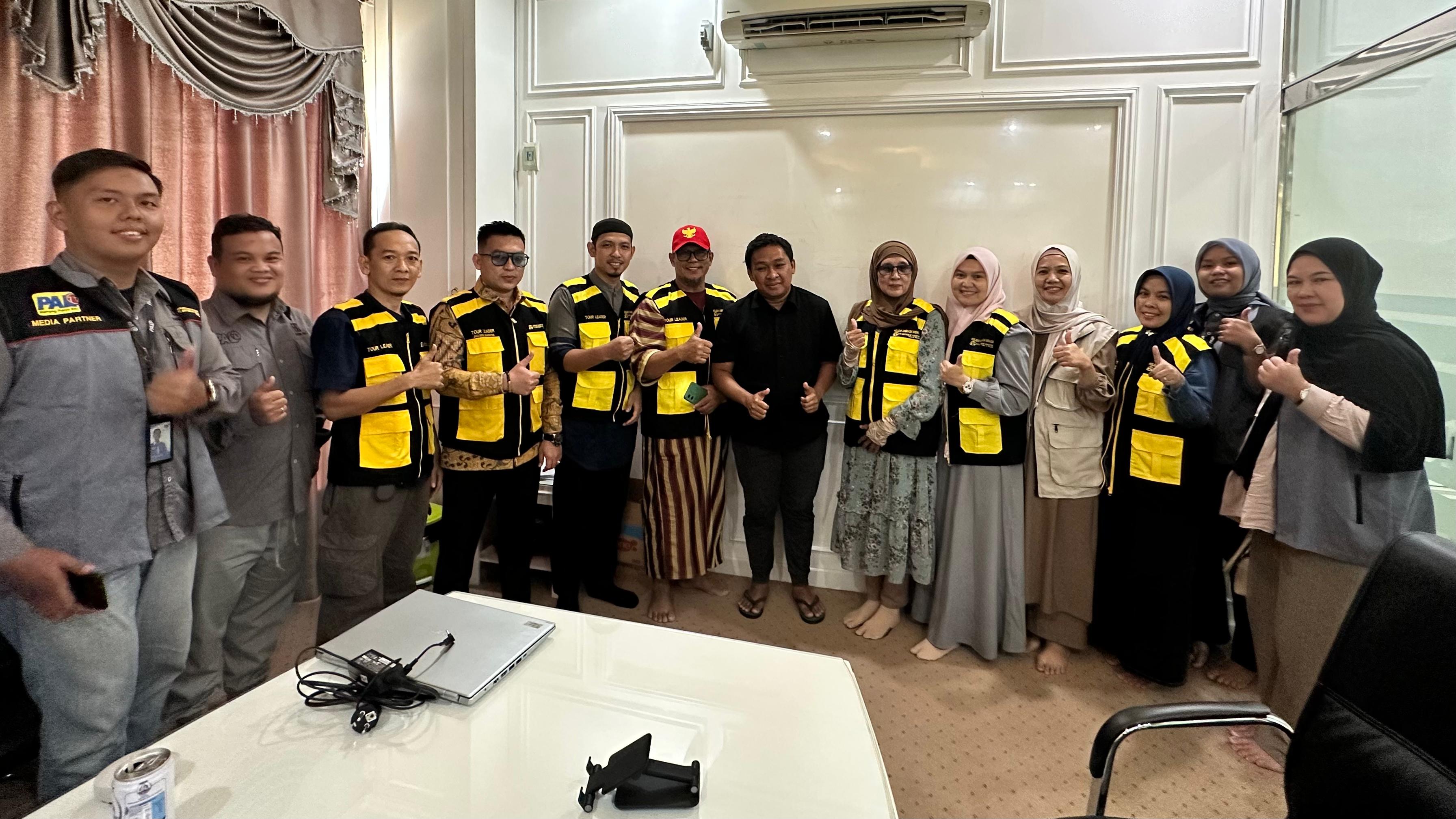 Holiday Angkasa Wisata Gelar Rapat Pemantapan Keberangkatan Umroh Charter 433 Jemaah