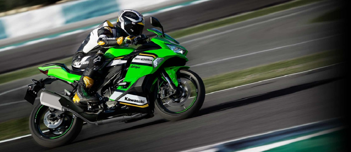 5 Alasan Kenapa Kawasaki ZX-25R Unggul Banget di Kelas 250cc