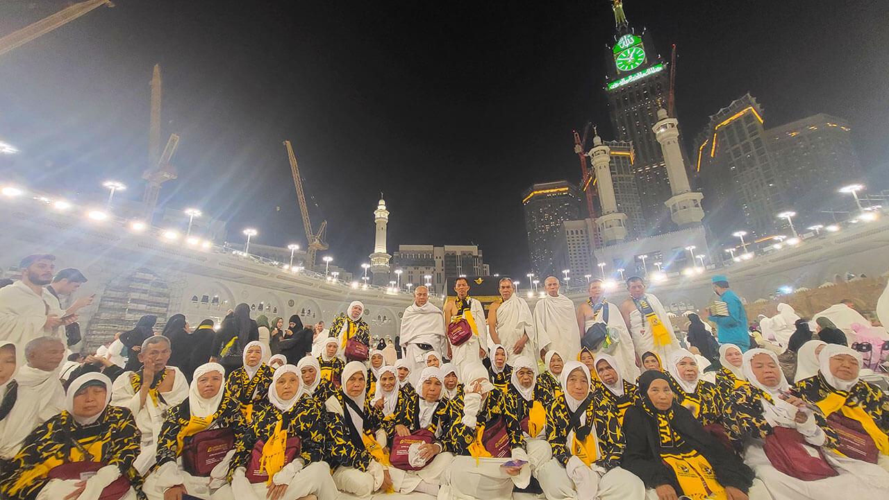 Penuh Haru, 433 Jemaah Selesaikan Rukun Umrah Pertama Bersama Holiday Angkasa Wisata