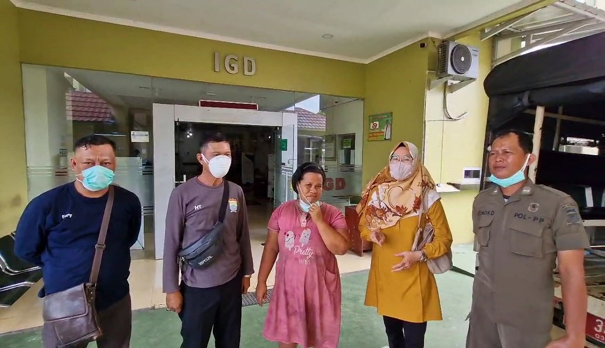 Sering keluar Rumah Tanpa Busana, ODGJ Dijemput Dinsos Kota Palembang