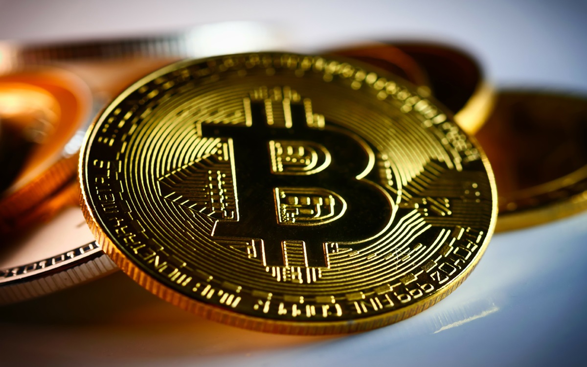 Harga Bitcoin Melonjak Tembus USD71.000 Berkat Aliran Dana ETF