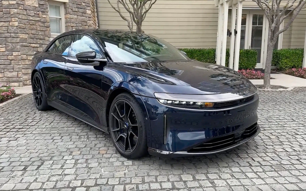 Lucid Air Sapphire Memecahkan Rekor Waktu Tempuh : Sedan Produksi Tercepat di Dunia