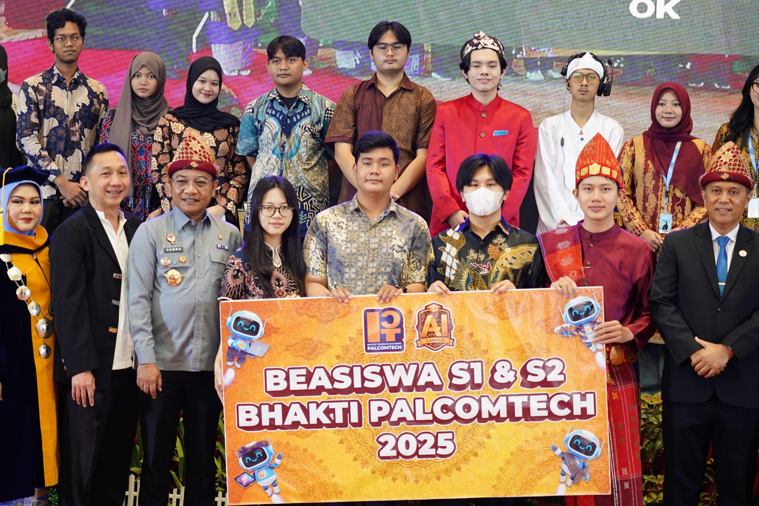 Kakanwil Kemenkum Sumsel Teken MoU dan Serahkan 45 Sertifikat HKI untuk Perkuat Inovasi di ITBis Palcomtech