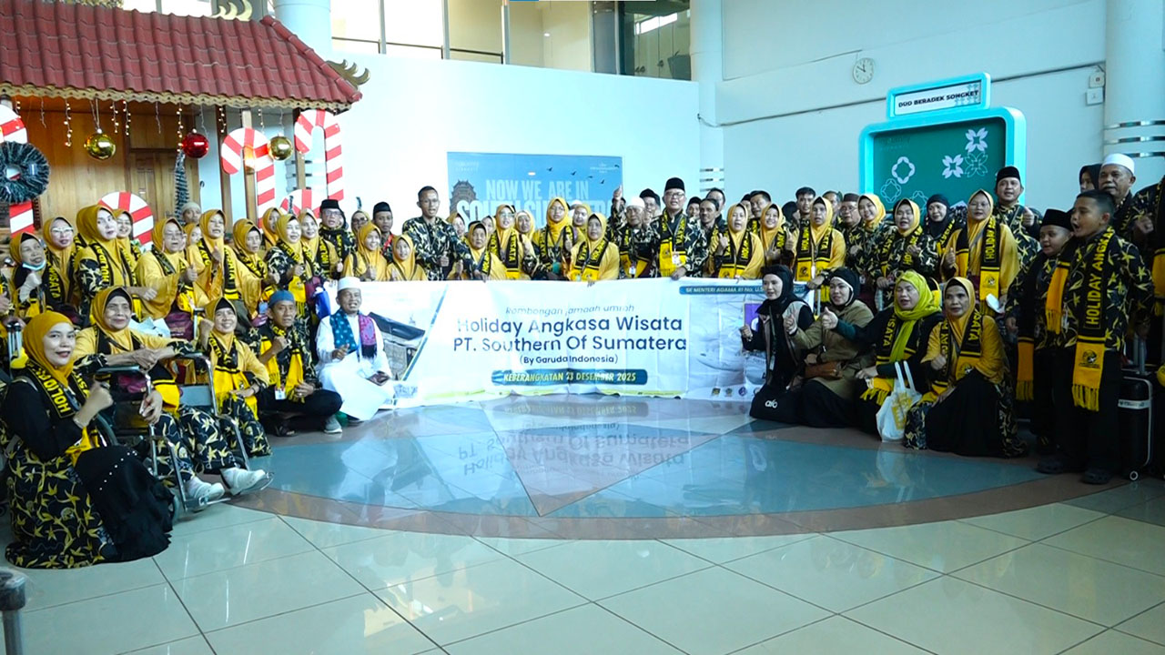 Holiday Angkasa Wisata Berangkatkan 90 Jemaah Umroh dari Palembang