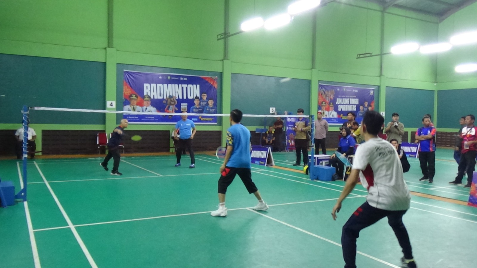 Wali Kota Palembang Ratu Dewa Tanding Eksibisi Lawan Wamendikdasmen dan Ketua Korpri Nasional