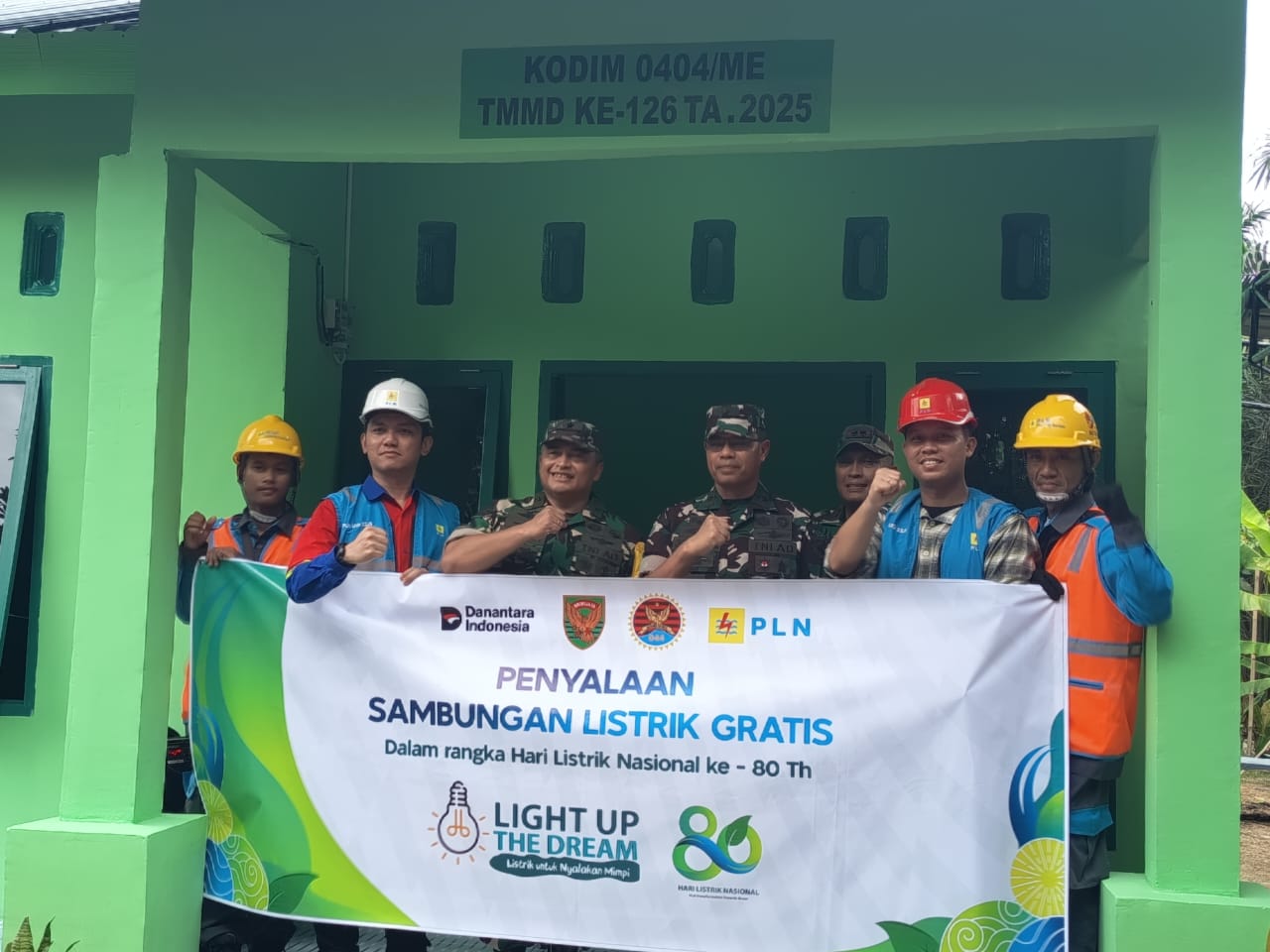 PLN ULP Muara Enim Terangi Harapan Warga Melalui Program Light Up The Dream
