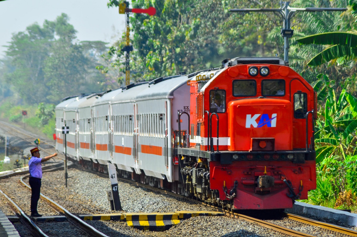 KAI Ingatkan Anak-anak Tidak Bermain di Jalur Kereta Api Selama Libur Sekolah
