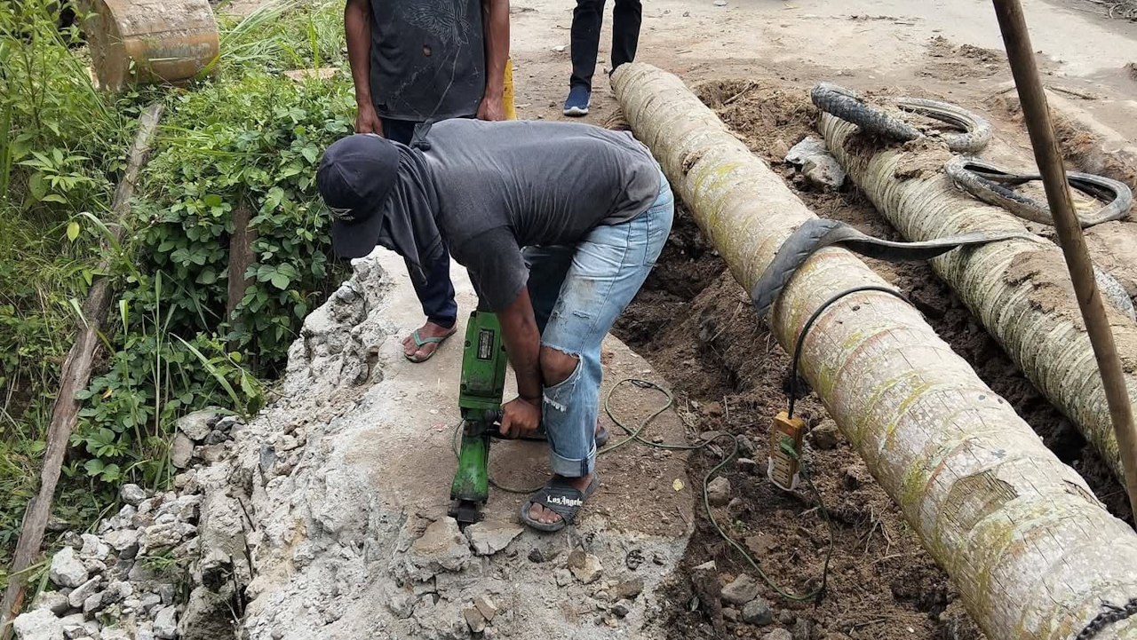 Pemkab OKU Selatan Gerak Cepat Tangani Jalan Longsor di Rantau Nipis, Pasang Box Culvert