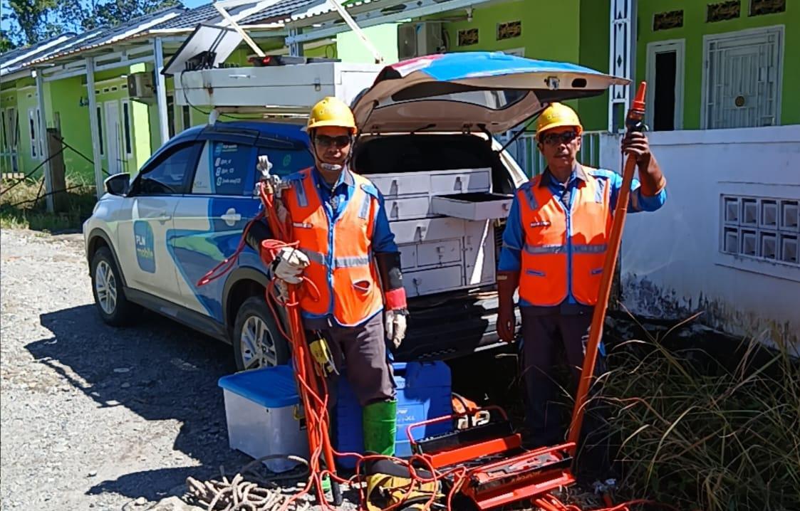 PLN ULP Lembayung Gerak Cepat Pulihkan Listrik di Lahat Pasca Diterjang Hujan Angin