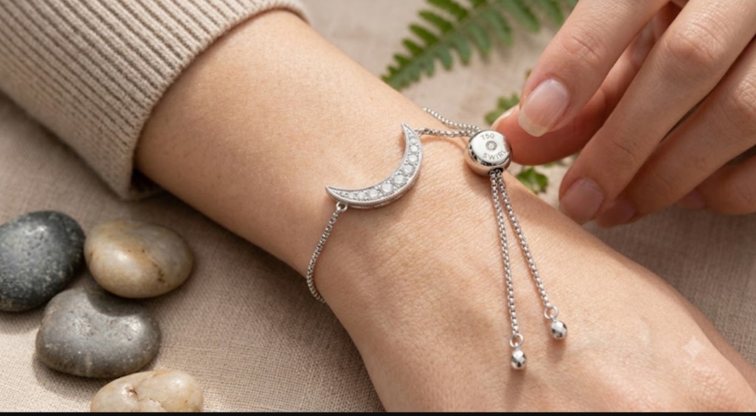 Gelang Emas Serut Putih, Perhiasan Elegan yang Tak Pernah Kehilangan Pesonanya