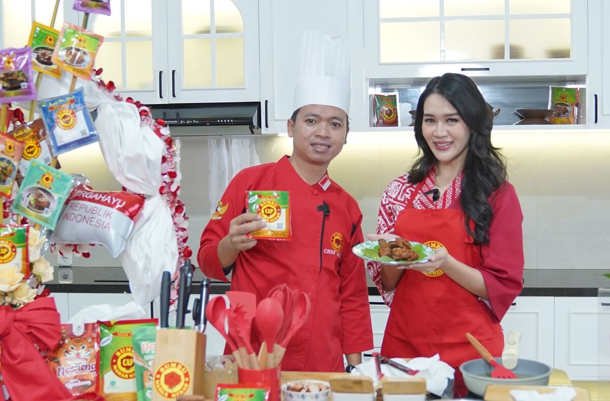 Ayam Goreng Rendang Inovasi Kuliner Chef Ariya di Program Makan Lemak Ala Bumbu Mawar Merah Edisi Kemerdekaan