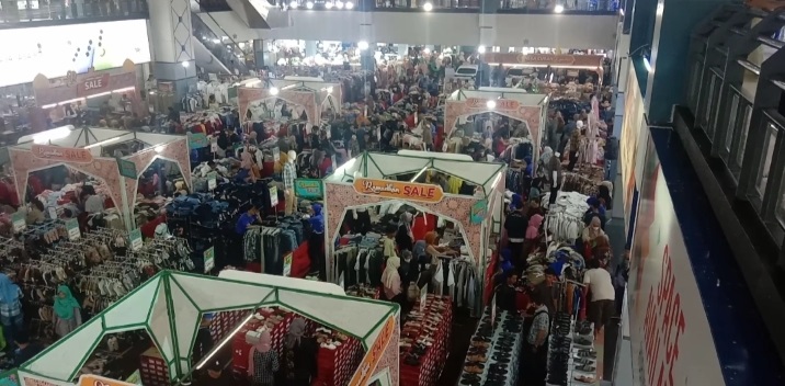 Sepekan Jelang Idul Fitri, Mall Palembang Diserbu Pengunjung