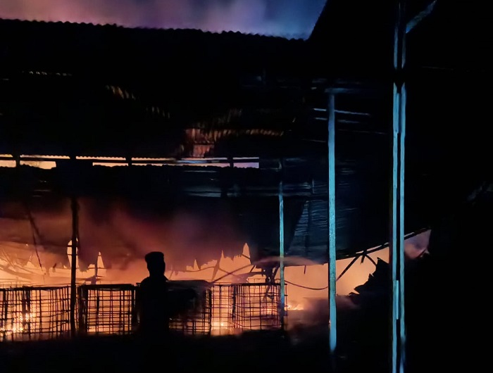 Kebakaran Lahan di Desa Payakabung Diduga Turut Hanguskan Gudang BBM Ilegal