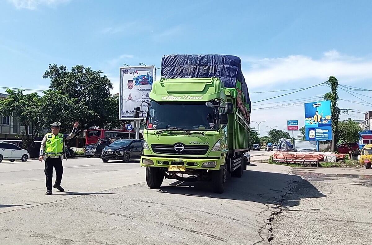 Oknum Sopir Truk Angkutan Kerap Melanggar Perwali Palembang, Dwelling Time Pelabuhan Boombaru Akan Diperiksa