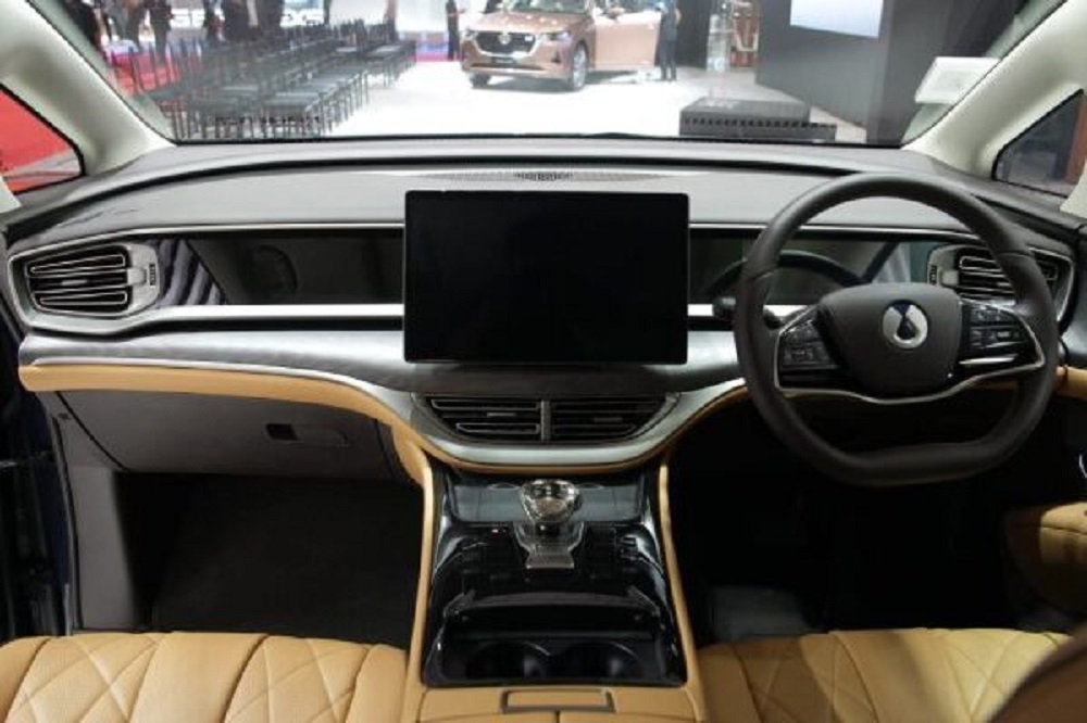 Denza D9 Jadi MPV Listrik Premium yang Sedang Naik Daun