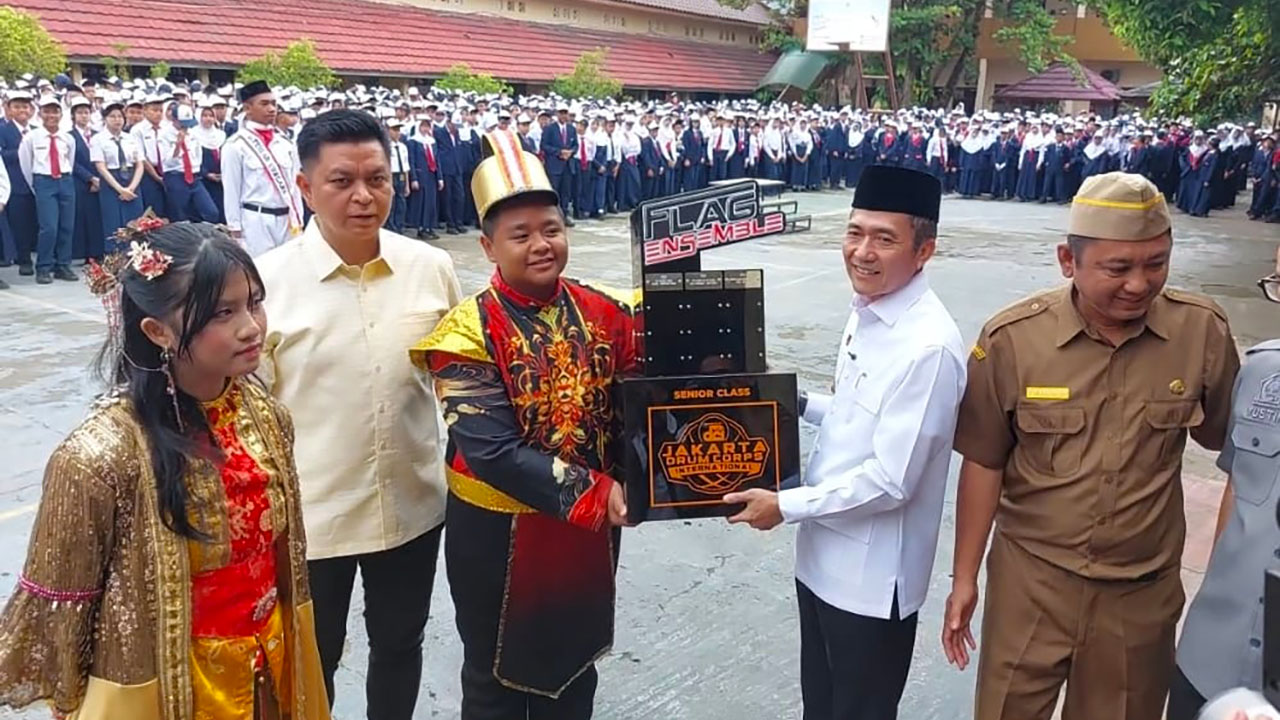 Walikota Palembang Ratu Dewa Apresiasi Prestasi Internasional Marching Band SMPN 1 Palembang