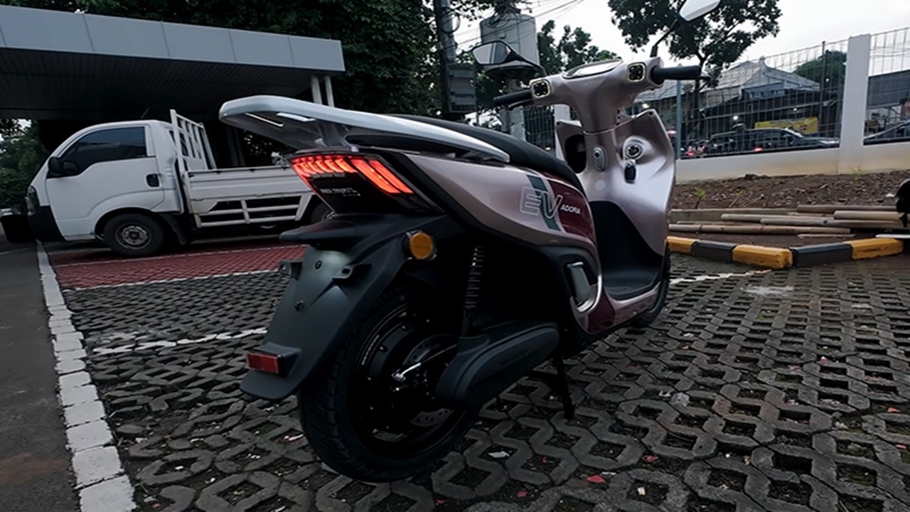 Indomobil Emotor Rilis Motor Listrik Adora: Pilihan Terjangkau dengan Teknologi Canggih