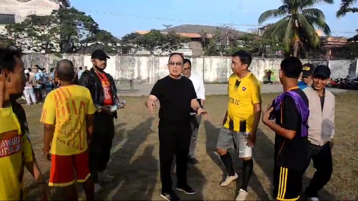 Senam Bersama Warga, Eddy Santana Janji Akan Perbaiki Fasilitas Lapangan Hatta