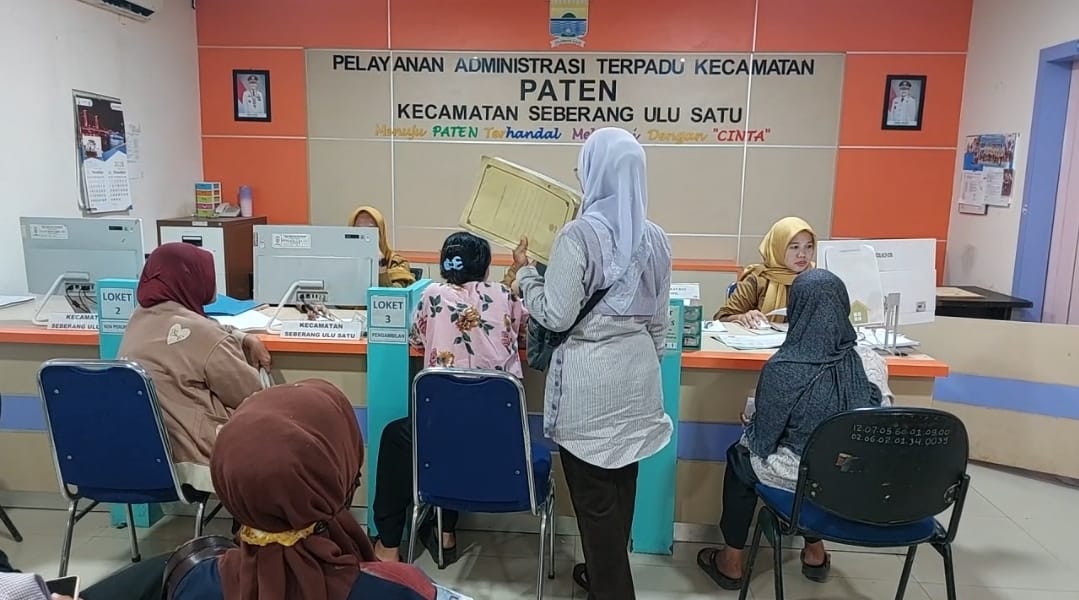 Senangnya Warga SU I, Urus KTP dan KK Kini Cukup di Kantor Camat