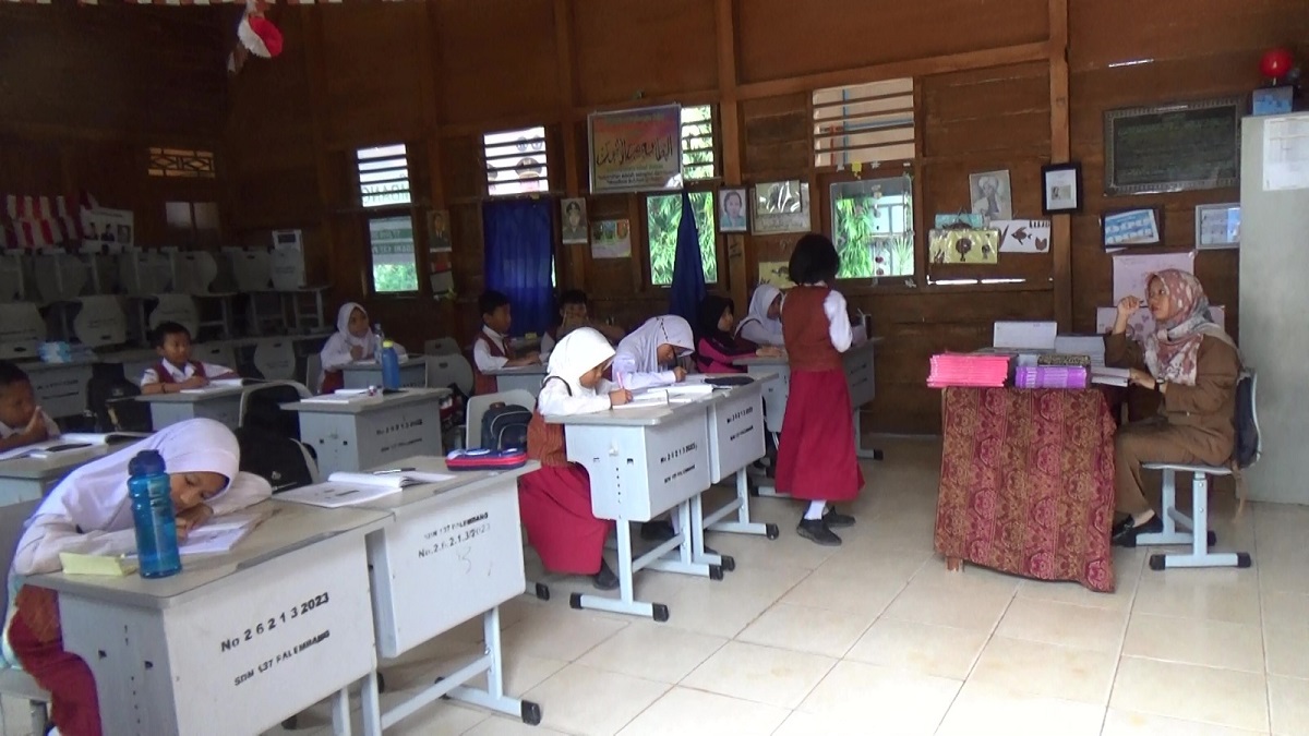 SDN 137 Palembang Tetap Gelar KBM Meski Hanya 19 Siswa Baru