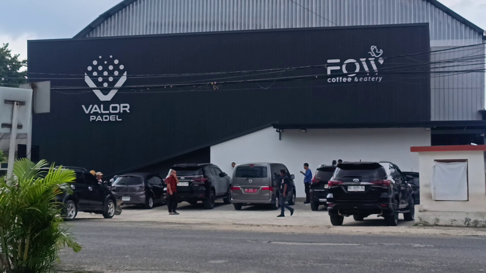 Warga Jalan Cendrawasih Keluhkan Lapangan Padel, Parkir Semrawut Ganggu Akses