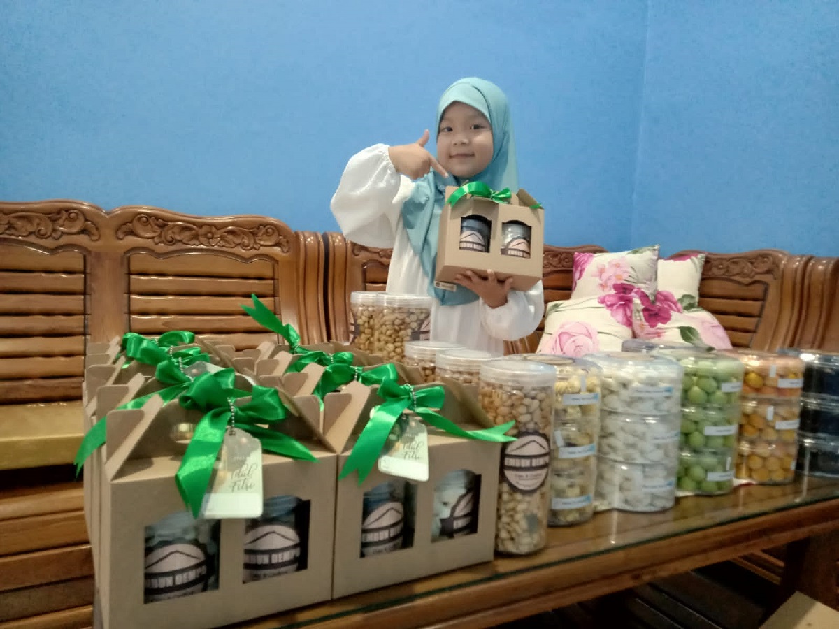 Memasuki H-10 Bulan Ramadhan 1445 H, 650 Toples Kue Kering Siap Dikirim ke Pulau Jawa dan Sumbagsel