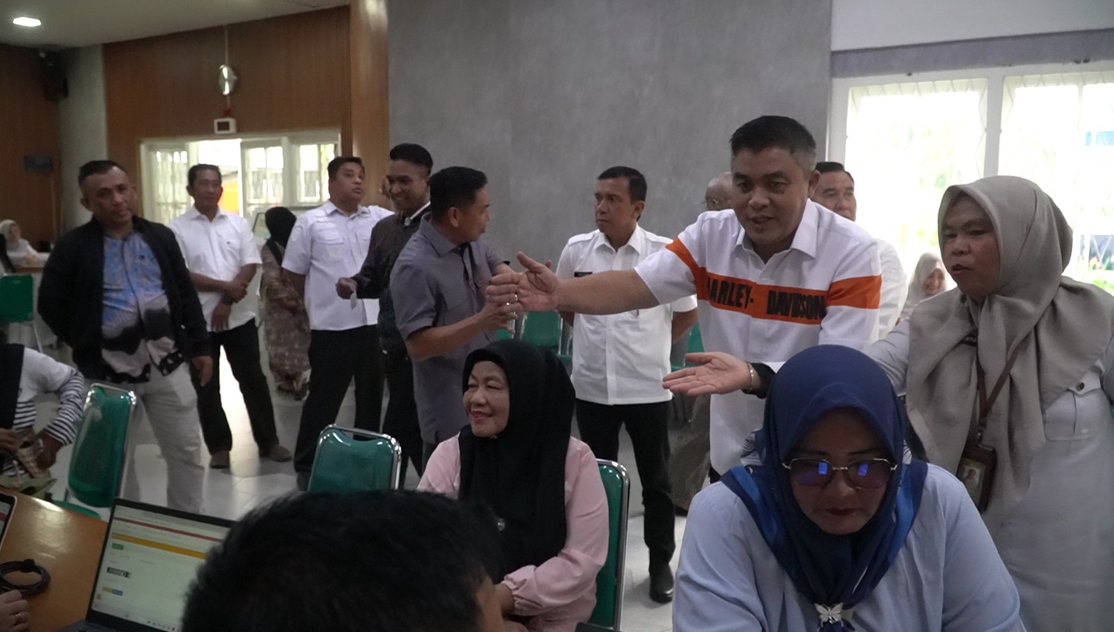 Hari Pertama Masuk Kerja Pasca Libur Lebaran, Sekda Palembang Tinjau Pelayanan di Rumah Aspirasi 
