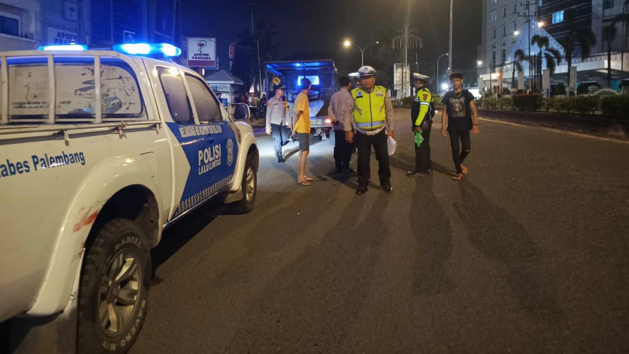 Pejalan Kaki Ditabrak Mobil, Satu Tewas dan Satu Korban Lainnya Luka Berat