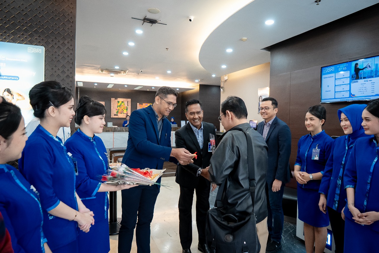 Peringati Hari Pelanggan Nasional, RCEO BRI Region 4 Palembang Sapa Langsung Nasabah di Palembang