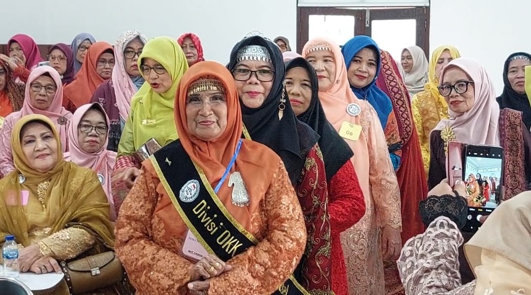 Peringati Hari Ibu EECM Gelar Lomba Busana Berkebaya Muslimah