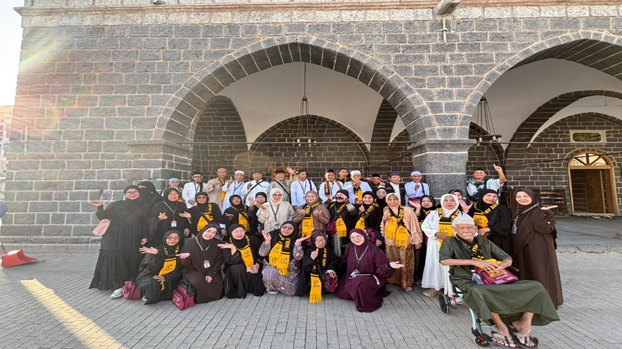 433 Jemaah Holiday Angkasa Wisata Laksanakan Thawaf Wada’  Bertolak ke Madinah dan ke Raudho