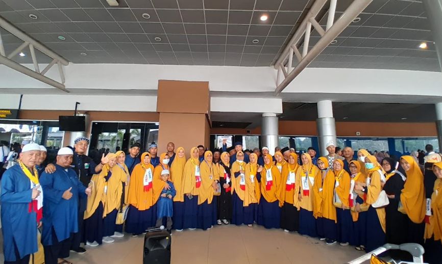 Allhamdullilah! 50 Jamaah Umroh Mega Wisata Tiba di Palembang, Setelah Menyelesaikan Perjalanan Umroh 9 Hari