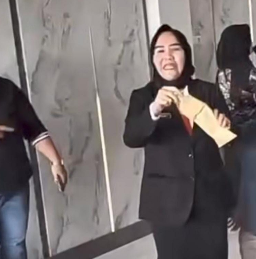 Viral di Medsos, Usai Dilantik Oknum Pejabat Pemkab Muba Bagi-bagi Uang Sambil Joget-joget