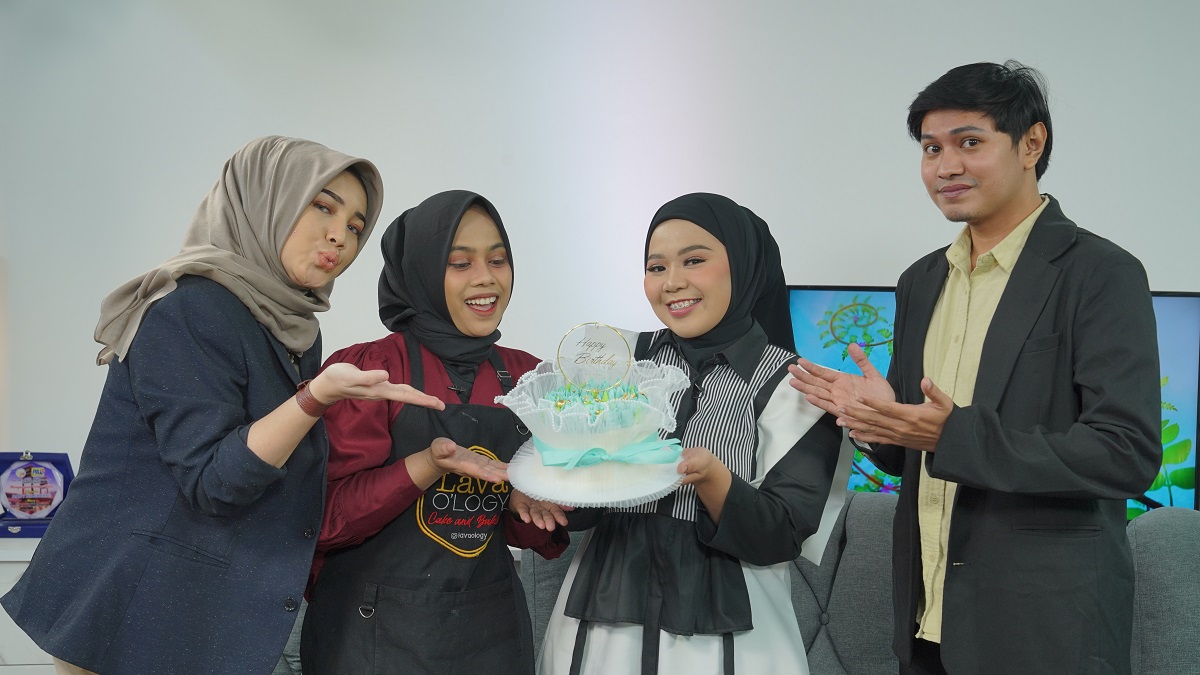   Ungkapkan Cinta Lewat Setiap Potongan Birthday Cake