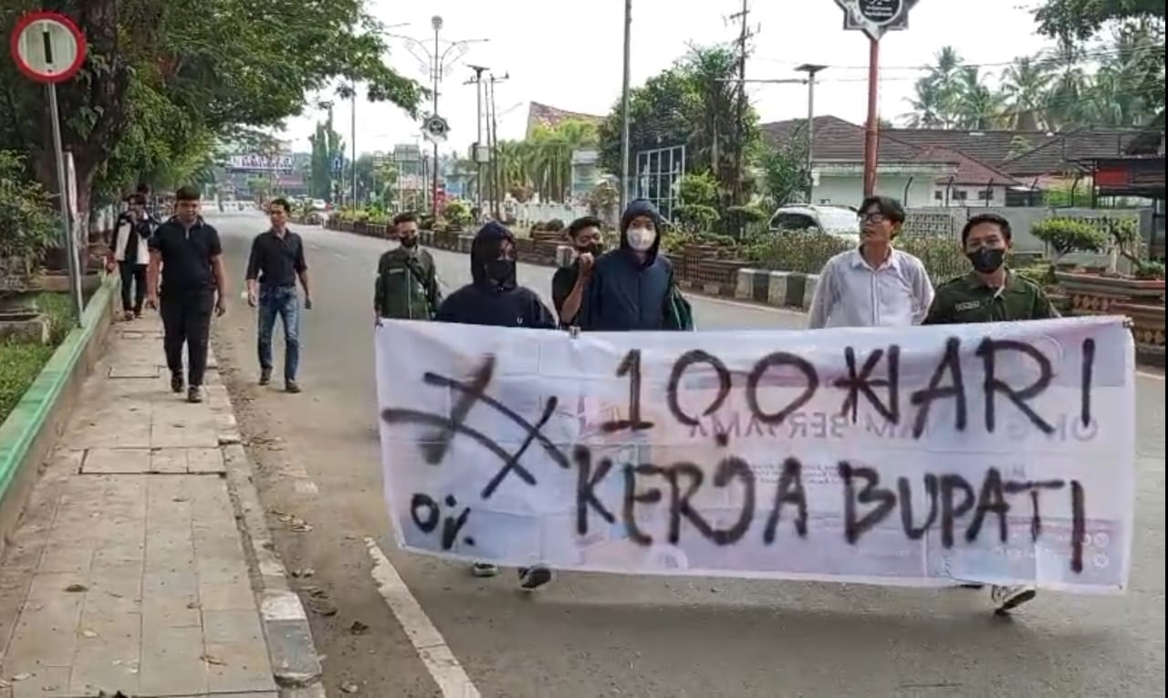 Mahasiswa Minta 100 Hari Kerja Bukan Cuma Seremonial