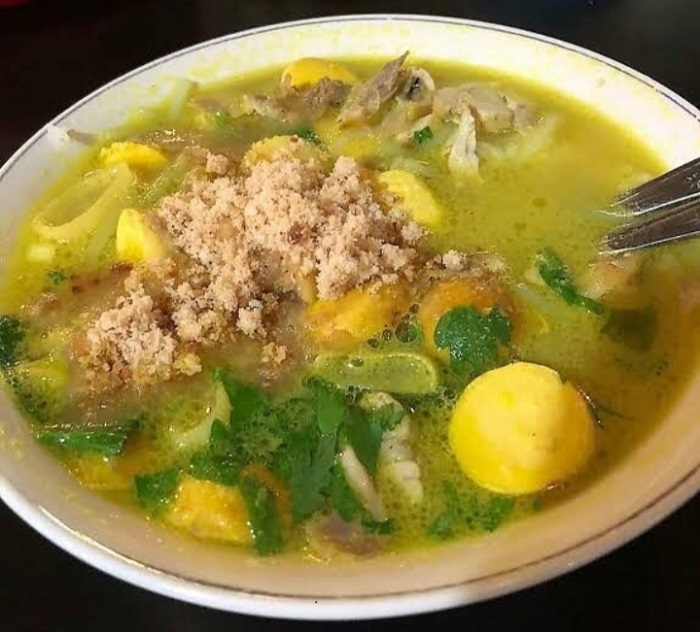 Soto Lamongan Hidangan Khas Jawa Timur dengan Cita Rasa Otentik yang Menggugah Selera Makan