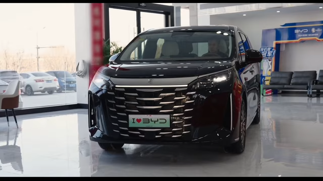 Denza D9: MPV Premium Listrik yang Siap Bersaing dengan Toyota Alphard