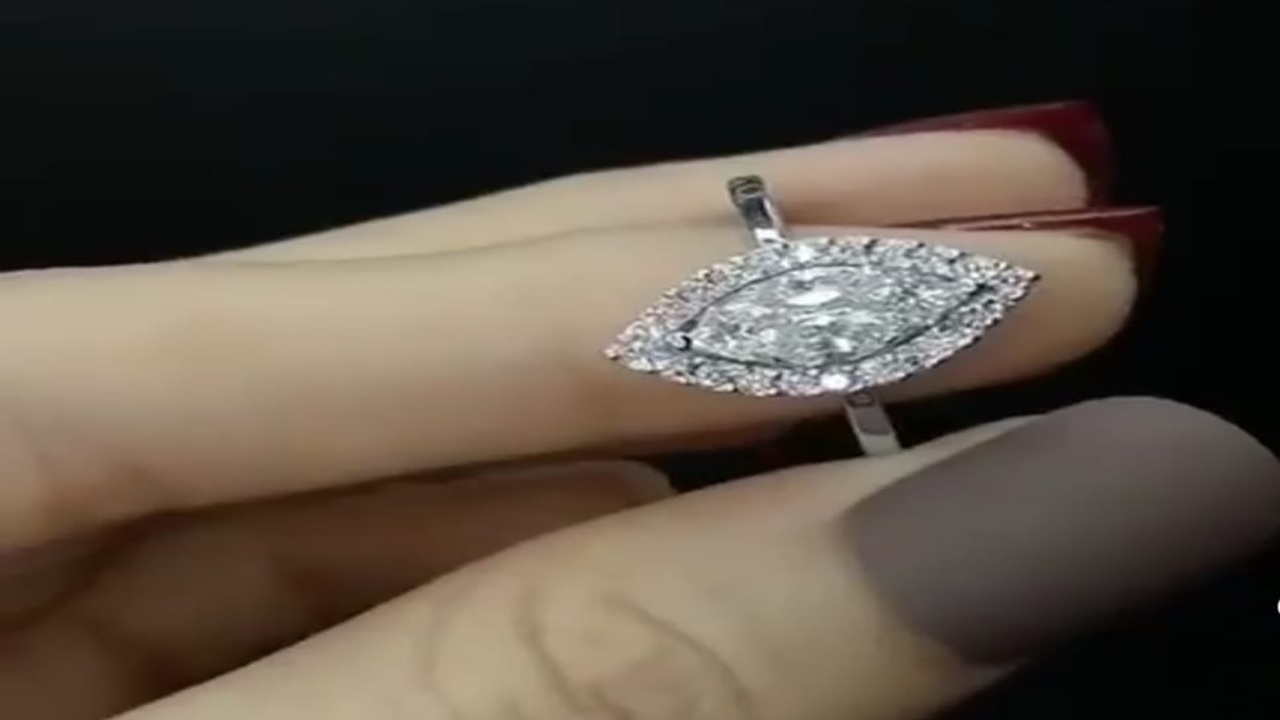 5 Model Cincin Emas Berhiaskan Berlian yang Diprediksi Mendominasi Tren 2026